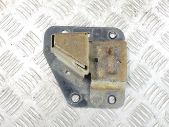 Кронштейн бампера заднего Nissan X-trail 2007 2014