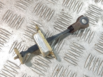 Ограничитель двери передний Nissan Micra K12