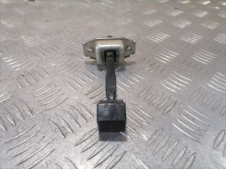 Ограничитель двери передний Nissan Micra K12