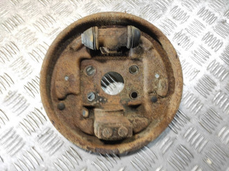 Щит опорный Nissan Micra K11