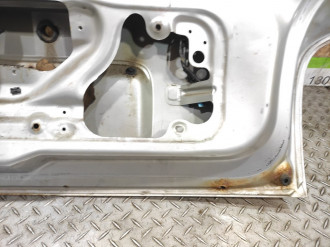 Дверь багажника Nissan Micra K11