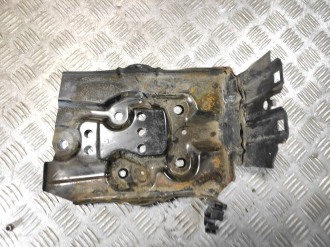 Крепление аккумулятора Nissan Almera Classic