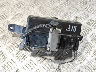 Блок предохранителей салонный Nissan Micra K11