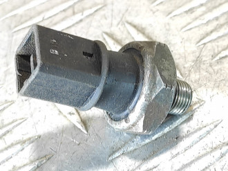 Датчик давления масла Nissan Micra K11