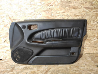 Обшивка двери передней правой Nissan Maxima a32