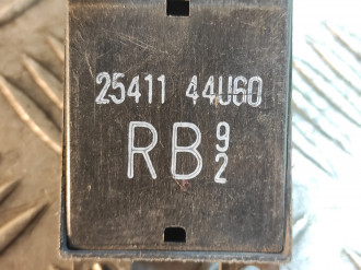 Кнопка стеклоподъемника Nissan Maxima a32