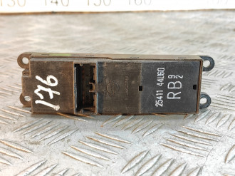 Кнопка стеклоподъемника Nissan Maxima a32