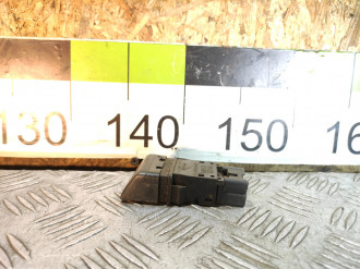 Кнопка аварийной сигнализации Nissan Maxima a32