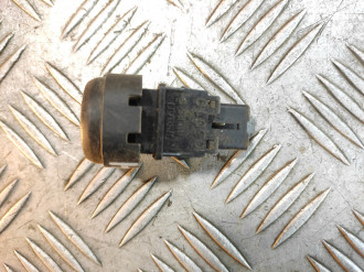 Кнопка аварийной сигнализации Nissan Navara d40