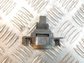 Кнопка аварийной сигнализации Nissan Navara d40