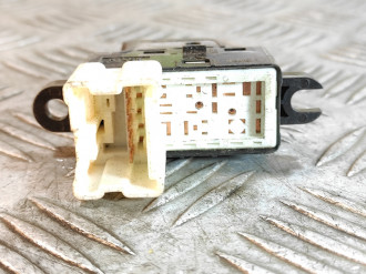 Кнопка стеклоподъемника Nissan Tiida c11