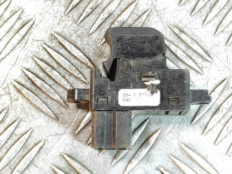 Кнопка стеклоподъемника Nissan Navara d40