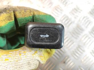 Кнопка открывания багажника Nissan Maxima a32