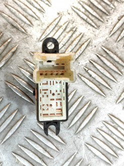 Кнопка стеклоподъемника Nissan Tiida c11