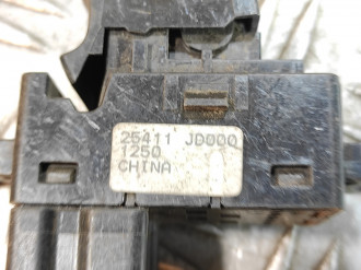 Кнопка стеклоподъемника Nissan Teana j32