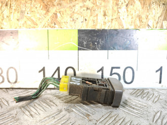 Кнопка аварийной сигнализации Nissan Micra K11