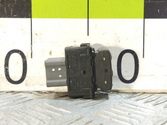 Кнопка обогрева сидений Nissan Tiida c11