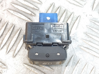 Кнопка обогрева сидений Nissan Teana j32