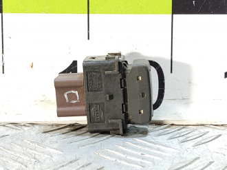 Кнопка обогрева сидений Nissan Tiida c11