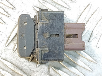 Кнопка обогрева сидений Nissan Tiida c11