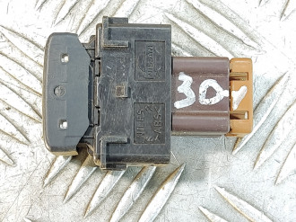 Кнопка обогрева сидений Nissan Navara d40