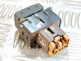 Кнопка обогрева сидений Nissan Navara d40