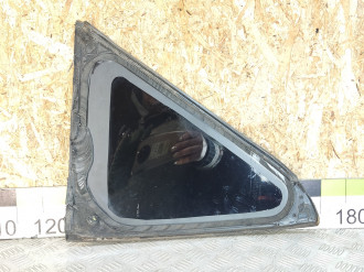 Стекло кузовное глухое заднее правое Nissan Murano z50