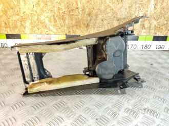 Консоль Nissan Tiida c11