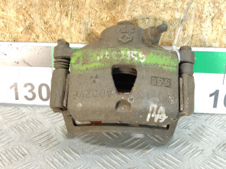 Суппорт передний левый Nissan Avenir 1995