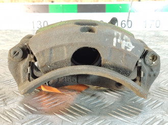 Суппорт передний левый Nissan Avenir 1995