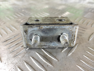 Петля багажника левая Nissan Qashqai 2009