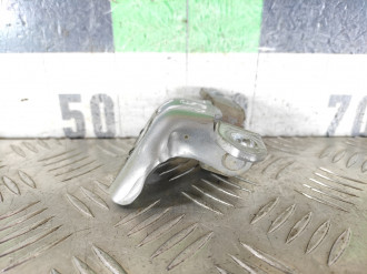 Петля двери передней левой нижняя Nissan Qashqai 2009