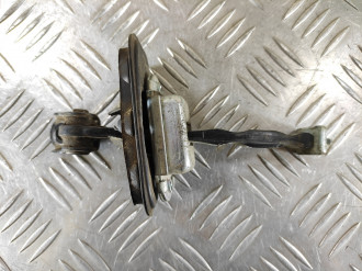 Ограничитель двери задний Nissan Qashqai 2009