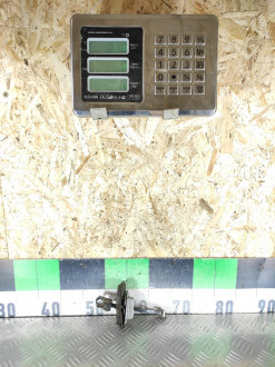 Ограничитель двери задний Nissan Qashqai 2009