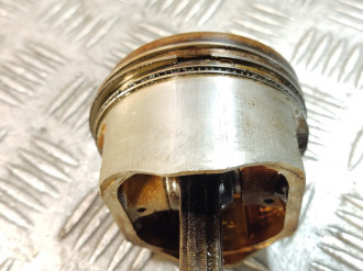 Поршень с шатуном Nissan Micra K11