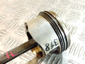 Поршень с шатуном Nissan Micra K11