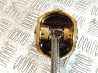 Поршень с шатуном Nissan Micra K11