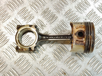 Поршень с шатуном Nissan Micra K11