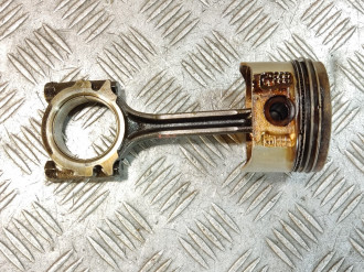 Поршень с шатуном Nissan Micra K11