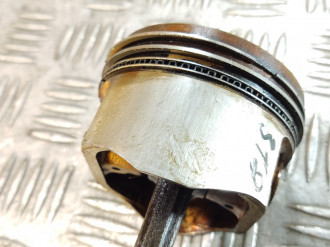 Поршень с шатуном Nissan Micra K11