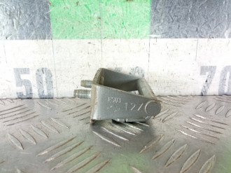 Петля багажника правая Nissan Qashqai 2009