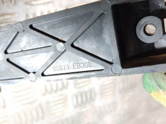 Кронштейн ручки передней левой Nissan Navara d40