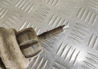 Амортизатор задний левый Nissan Almera N15