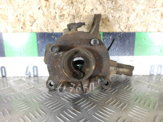 Кулак поворотный передний правый Nissan Almera N15