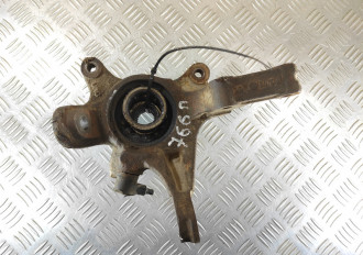 Кулак поворотный передний правый Nissan Almera N15