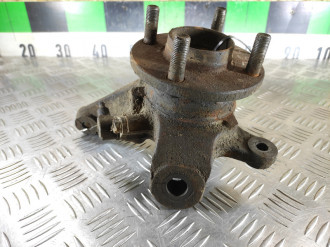 Кулак поворотный передний правый Nissan Almera N15