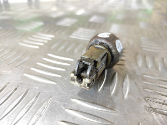 Датчик давления масла Nissan Almera N15