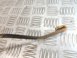 Поводок стеклоочистителя передний правый Nissan Maxima a33