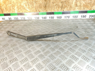 Поводок стеклоочистителя передний правый Nissan Maxima a33