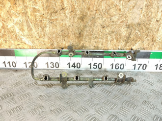 Рейка топливная рампа Nissan Maxima a33